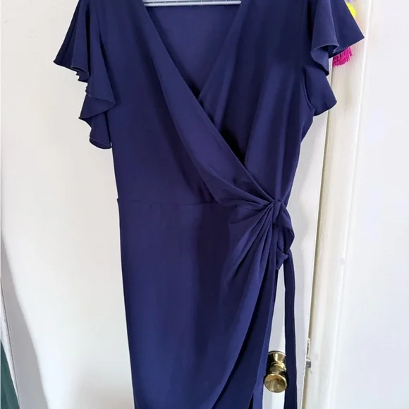 Chic Ruffle Sleeve Midi Dress - Picture 2 of 5